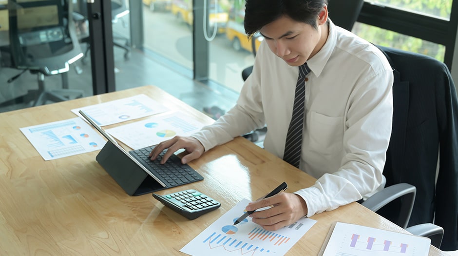 Comptabilité d'entreprise : 8 tâches chronophages que les comptables devraient automatiser dès maintenant 